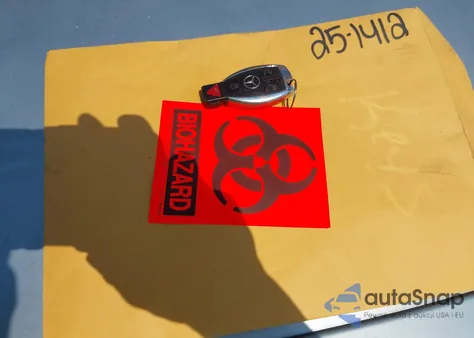 2014 Mercedes-Benz E 350 4Matic z USA, uszkodzony, nr VIN WDDHF8JB2EA786648